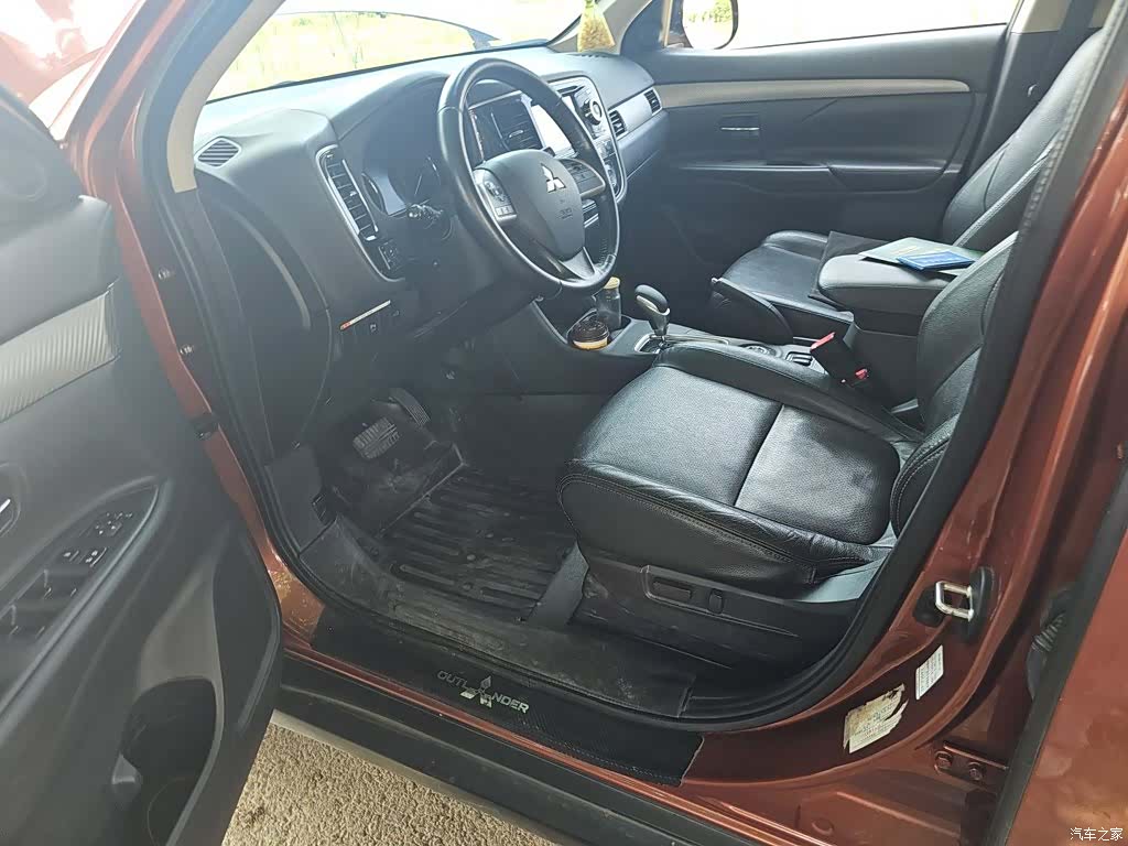 Mitsubishi Outlander, 2015 17