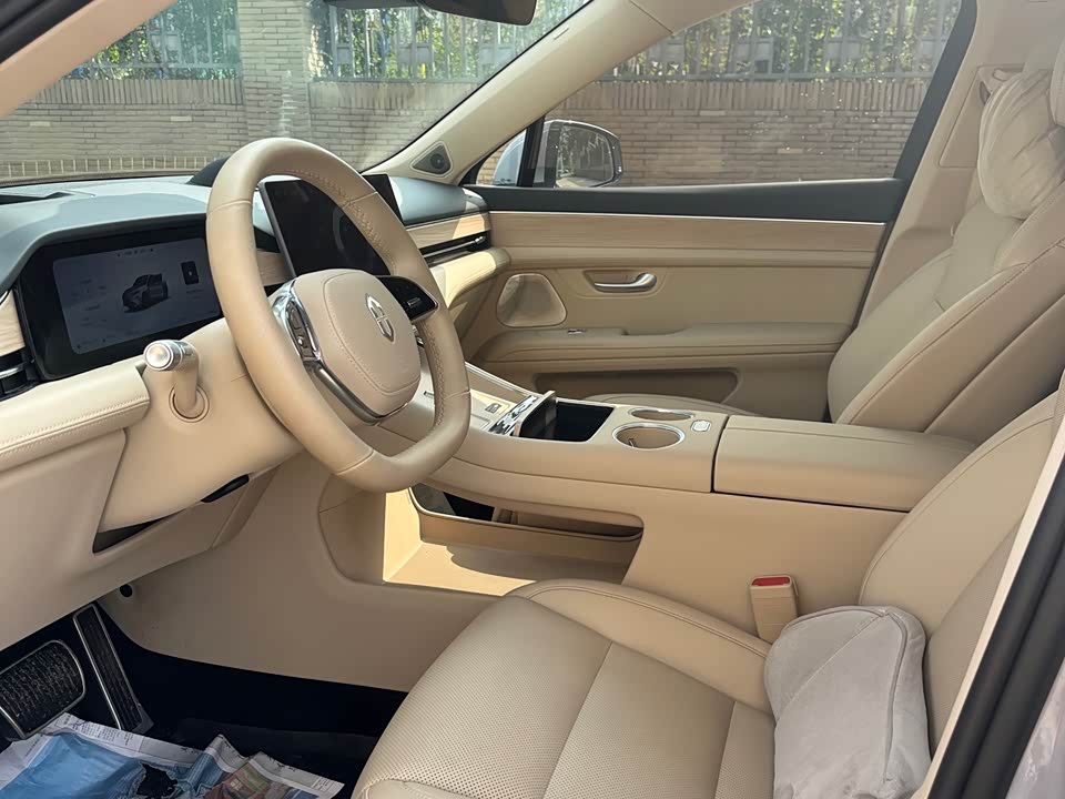 AITO Ask the world M5