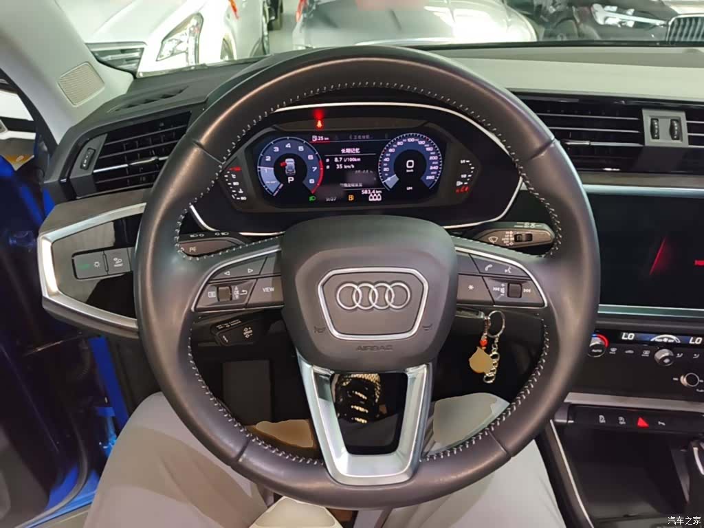 Audi Q3, 2019 11