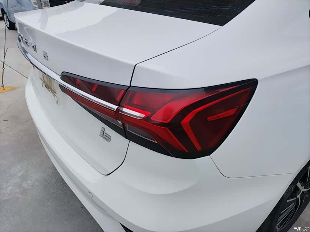Roewe i5, 2021 8