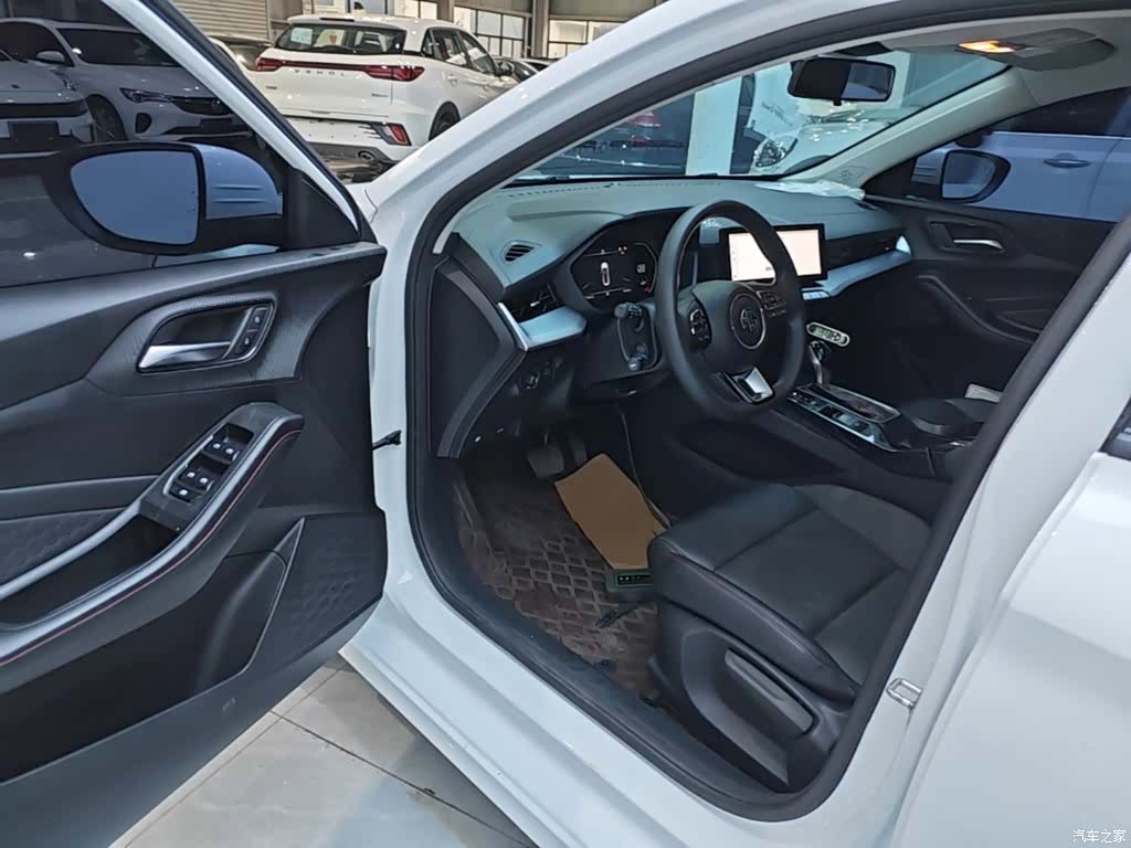 MG MG5, 2024 16