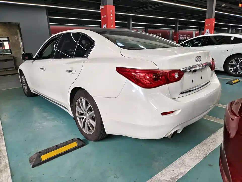 Infiniti Q50L