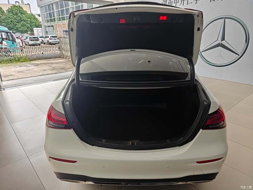 Mercedes-Benz E-Class, 2022 12