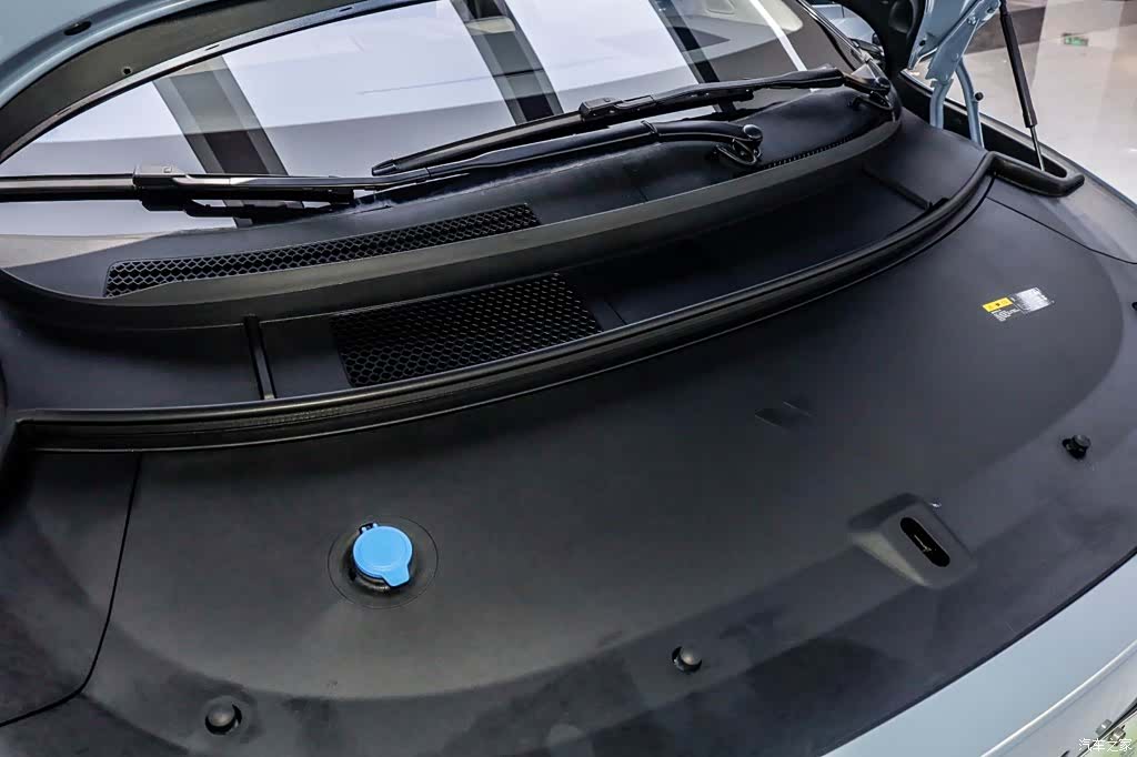 Li Auto i8, 2025 29
