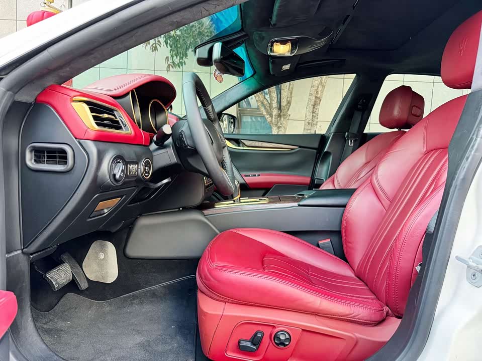 Maserati Ghibli Maserati Ghibli