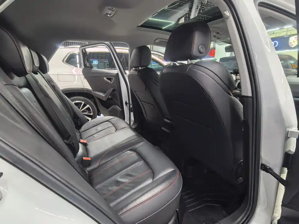 Audi Q2L Audi Q2L