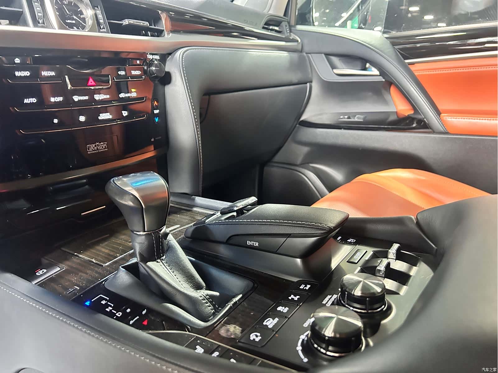 Lexus LX, 2018 13