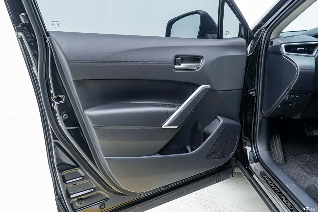 Toyota Frontlander, 2023 15