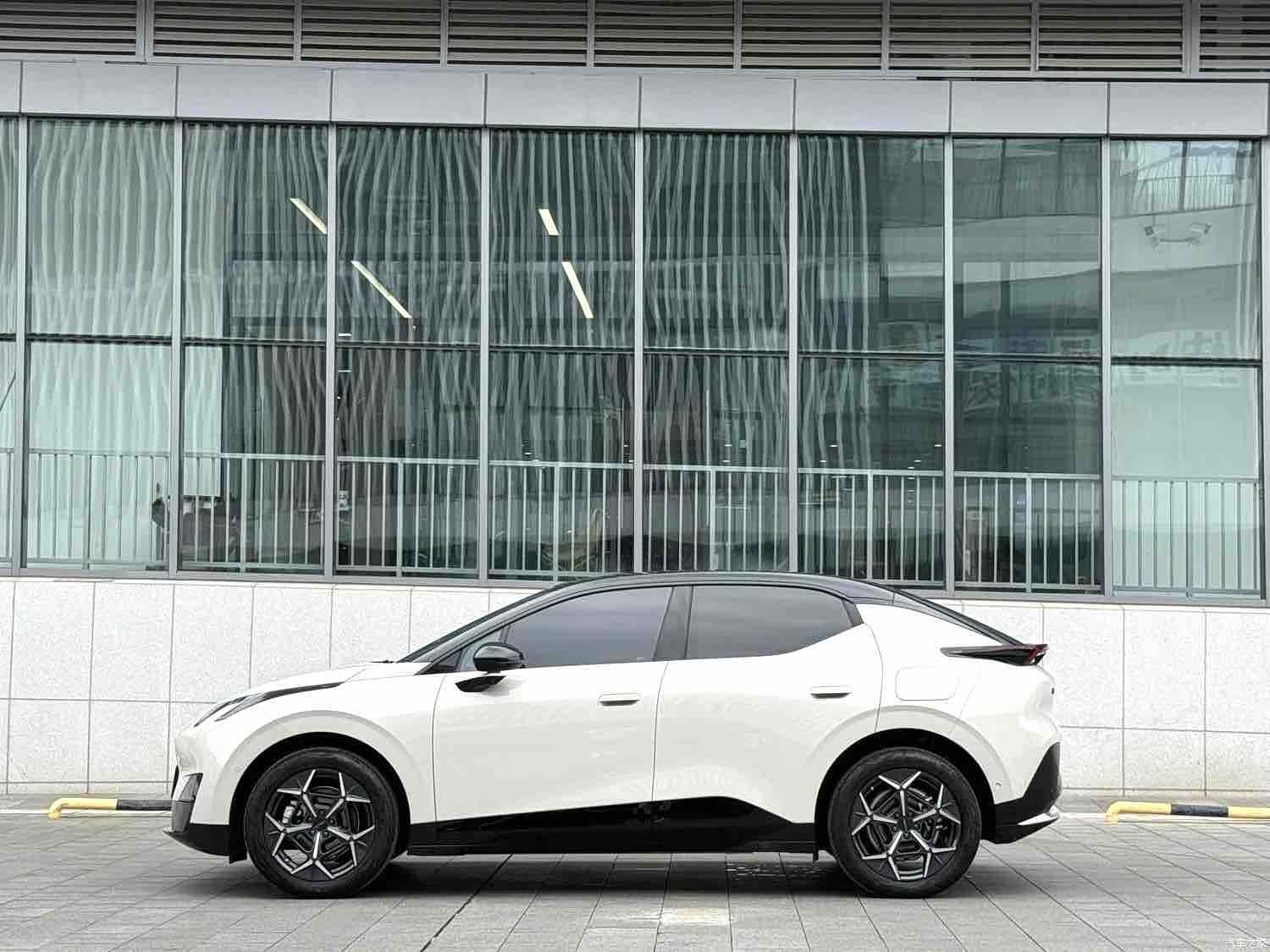 Lynk & Co 02, 2025 все фото