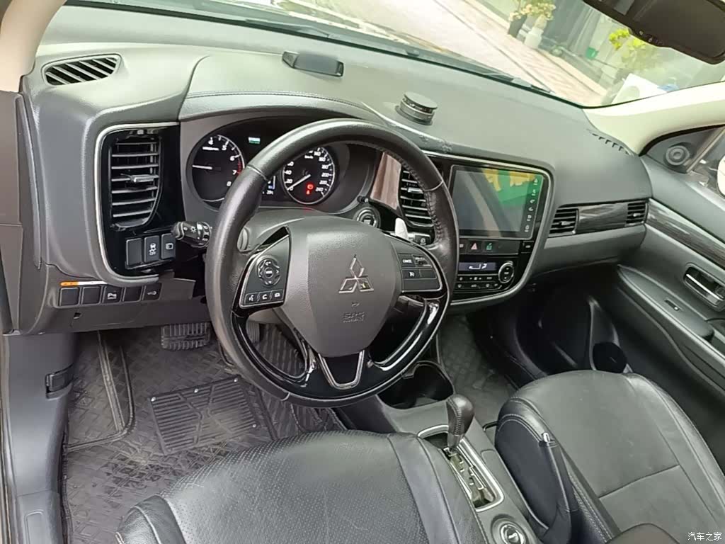 Mitsubishi Outlander, 2017 10