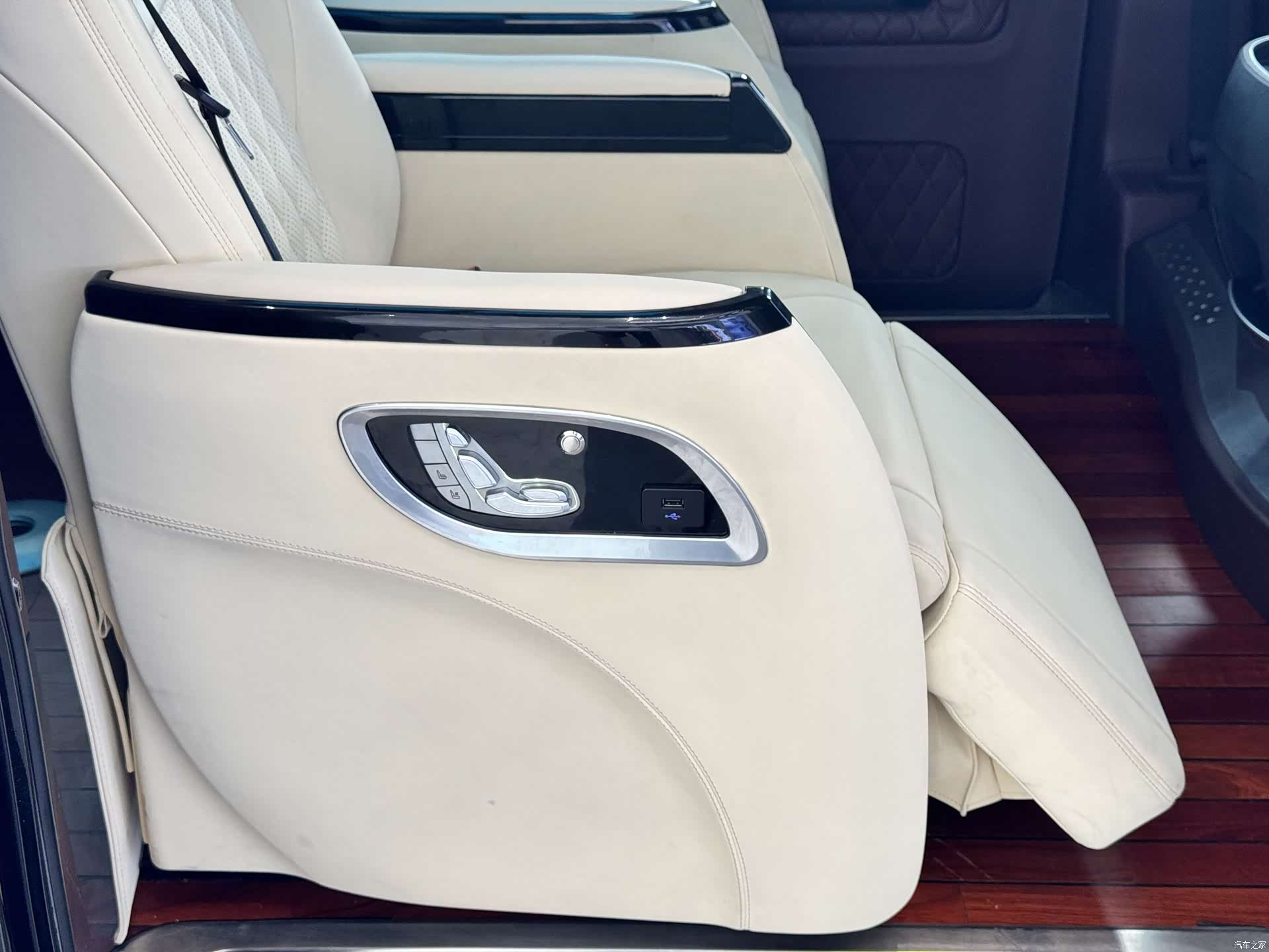 Mercedes-Benz VI, 2020 13