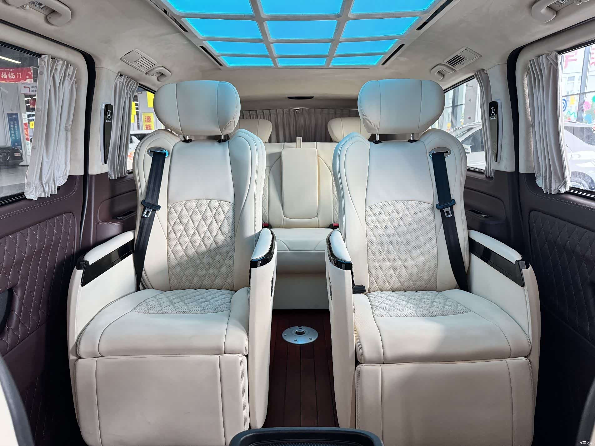 Mercedes-Benz VI, 2020 11