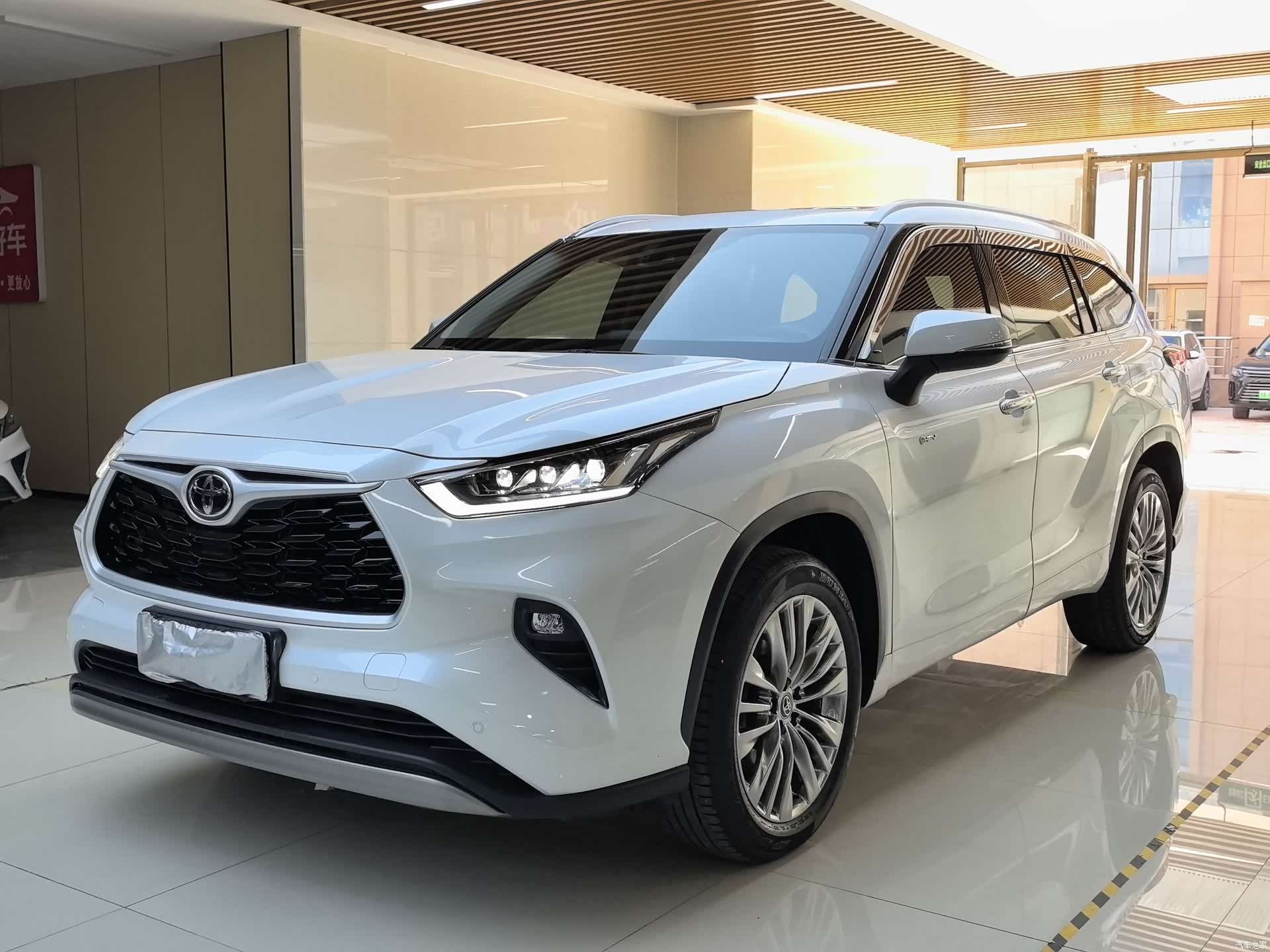 Toyota Highlander, 2025 1