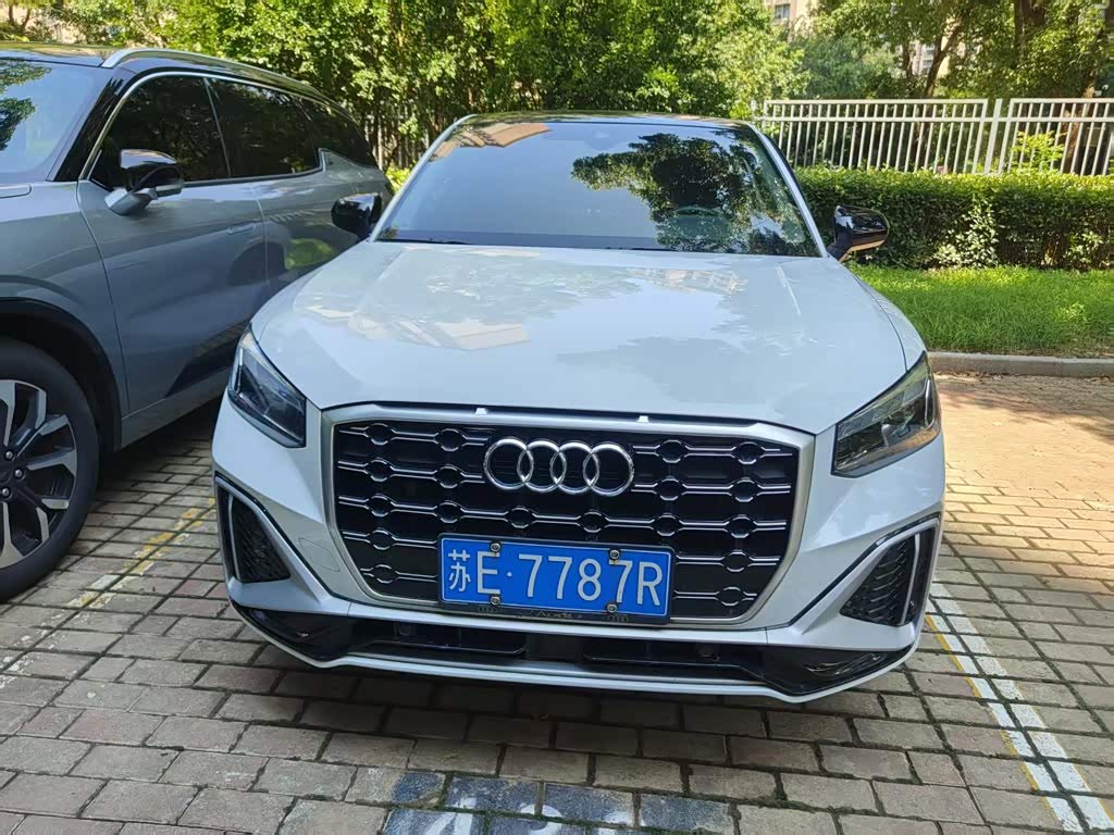 Audi Q2L