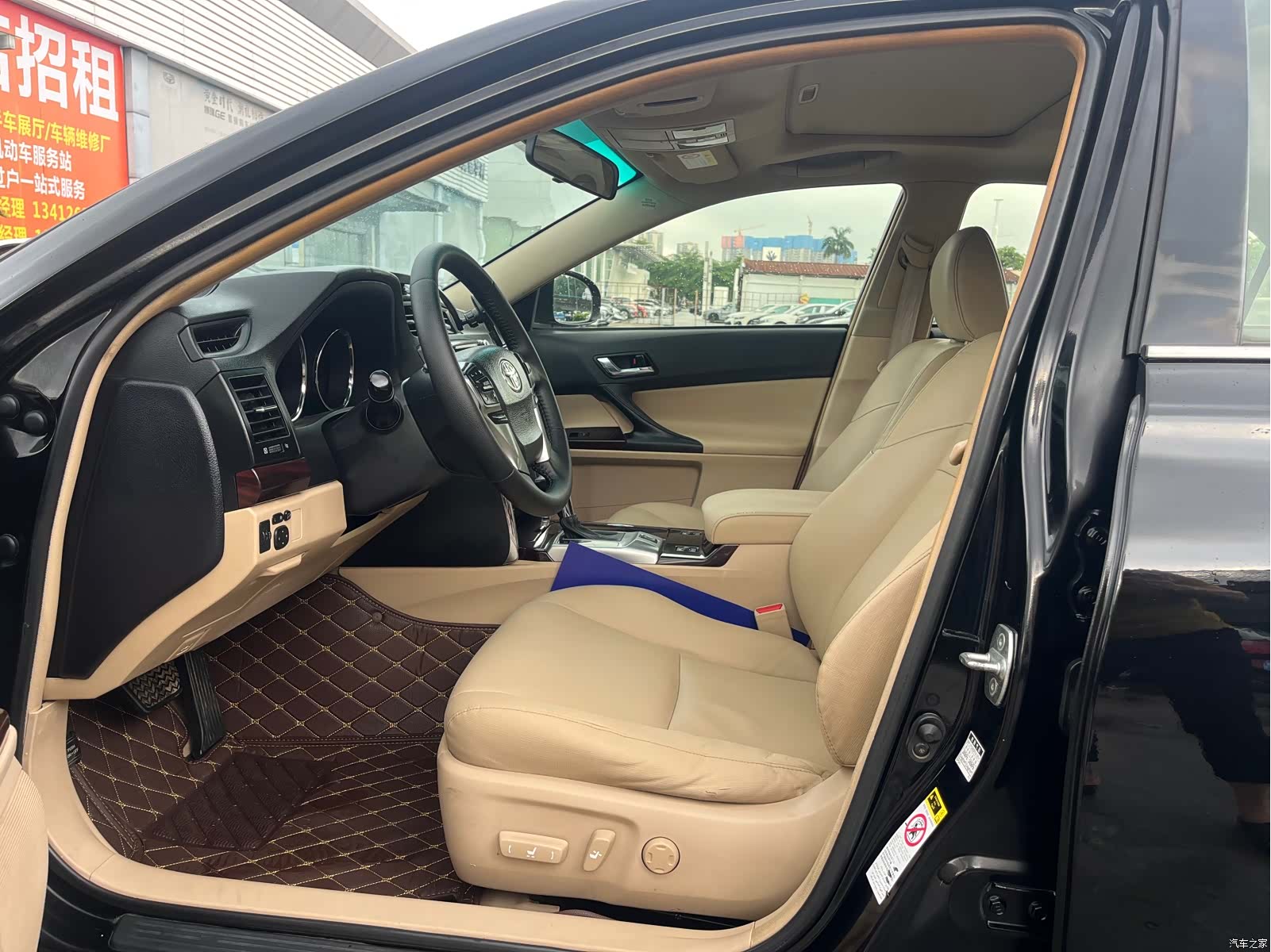 Toyota 2.5V, 2012 6