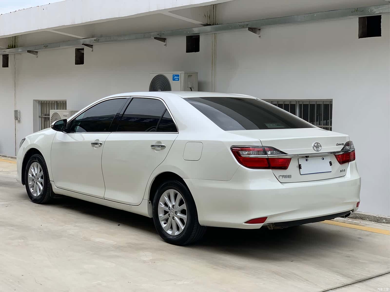 Toyota Camry, 2015 11