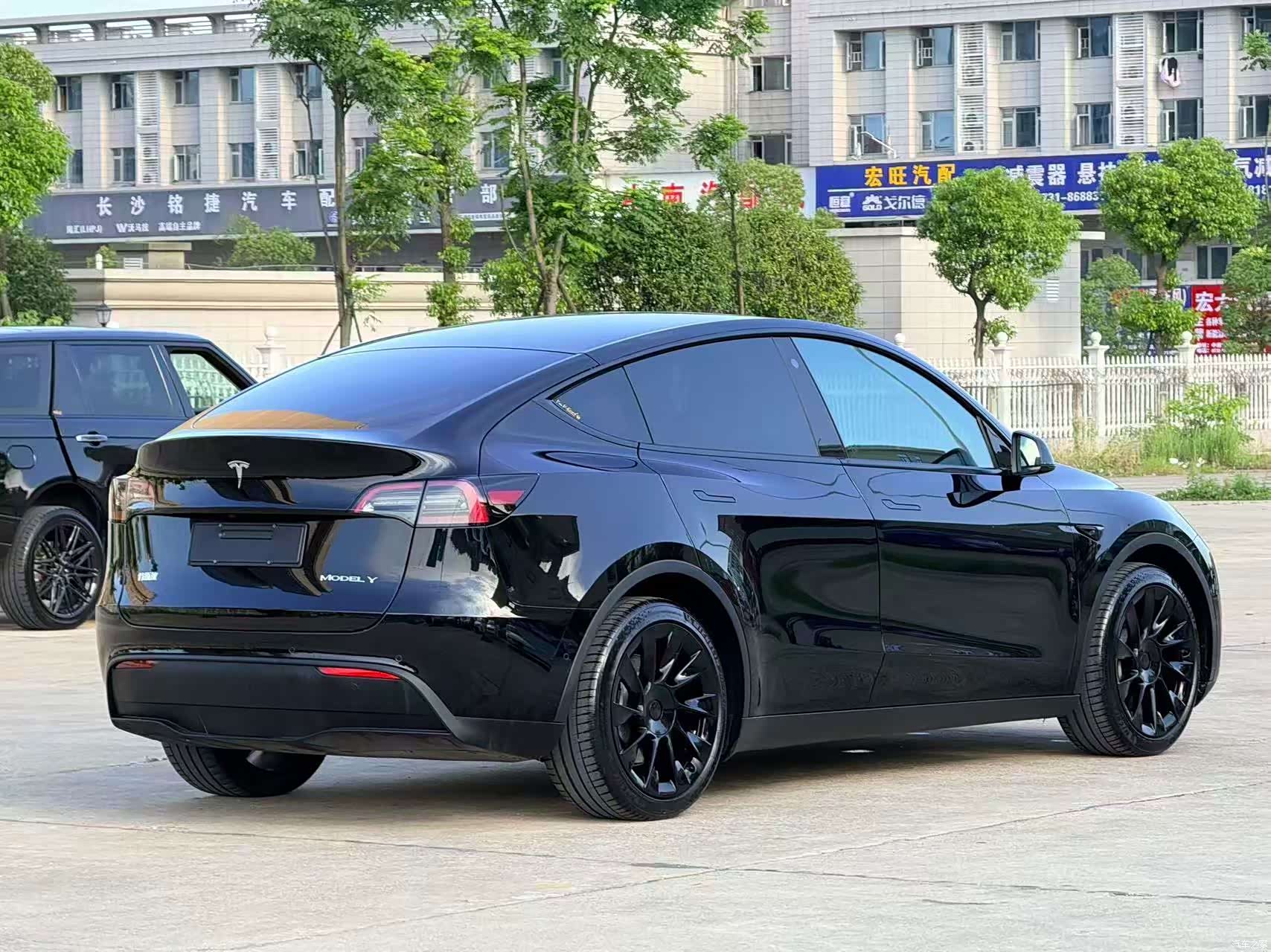 Tesla Model Y, 2021 4