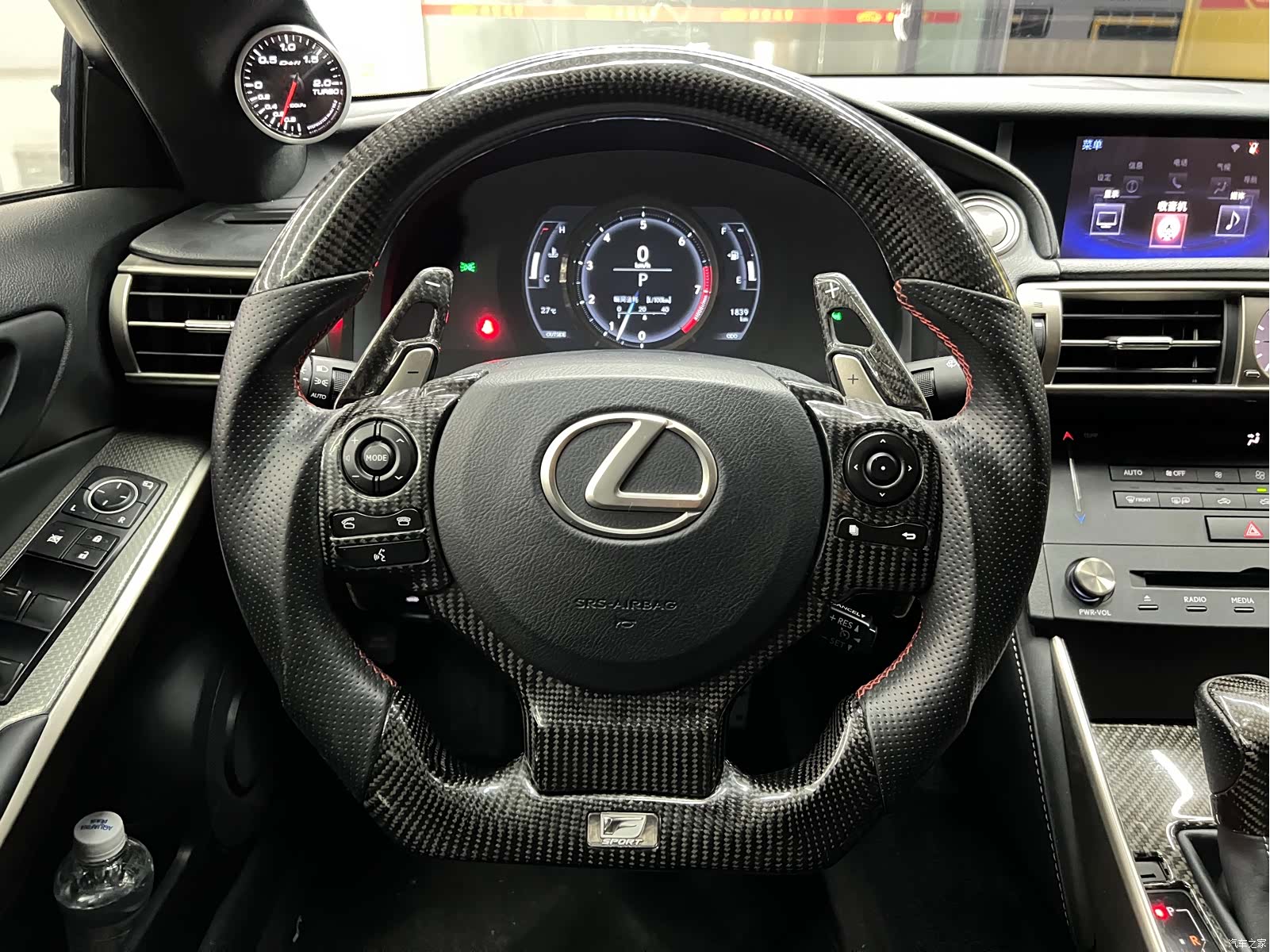 Lexus IS, 2016 13