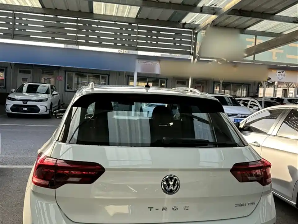 Volkswagen T-ROC exploring Songs