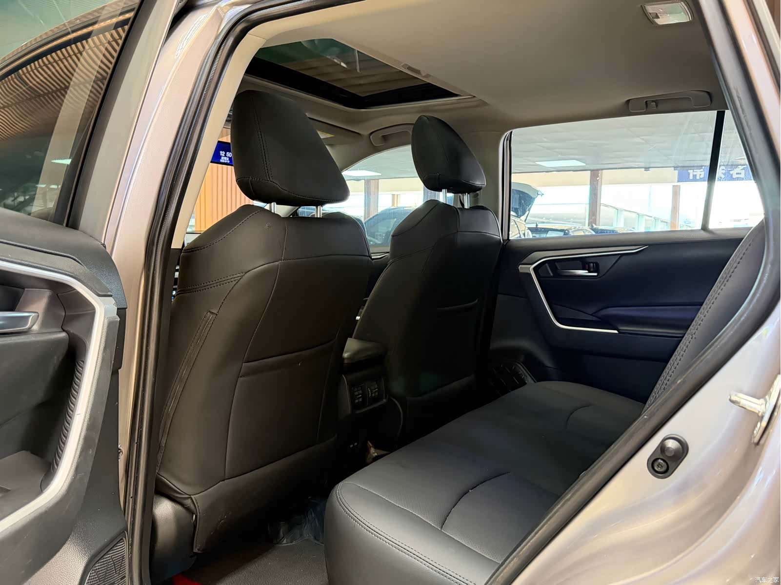Toyota RAV4, 2022 17