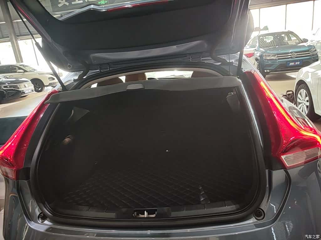 Volvo V40, 2016 19