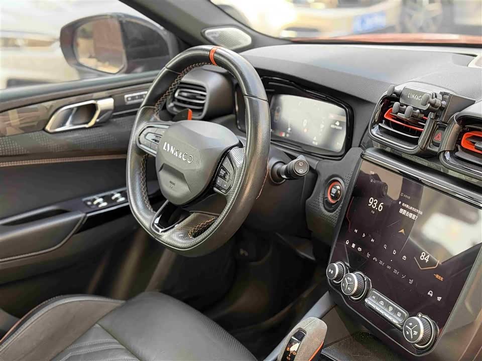 Lynk & Co 02 Hatchback