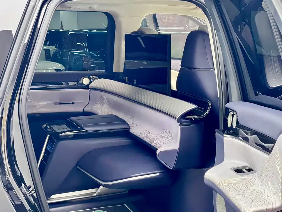 Lincoln Navigator One