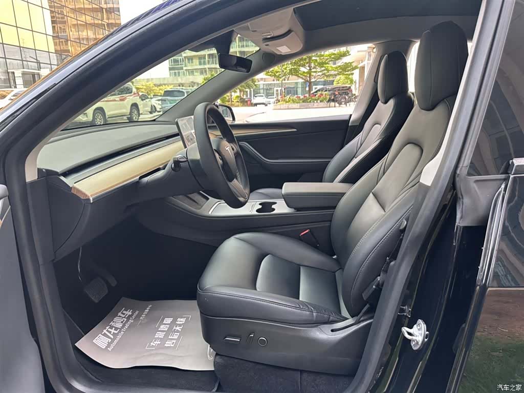Tesla Model Y, 2022 7