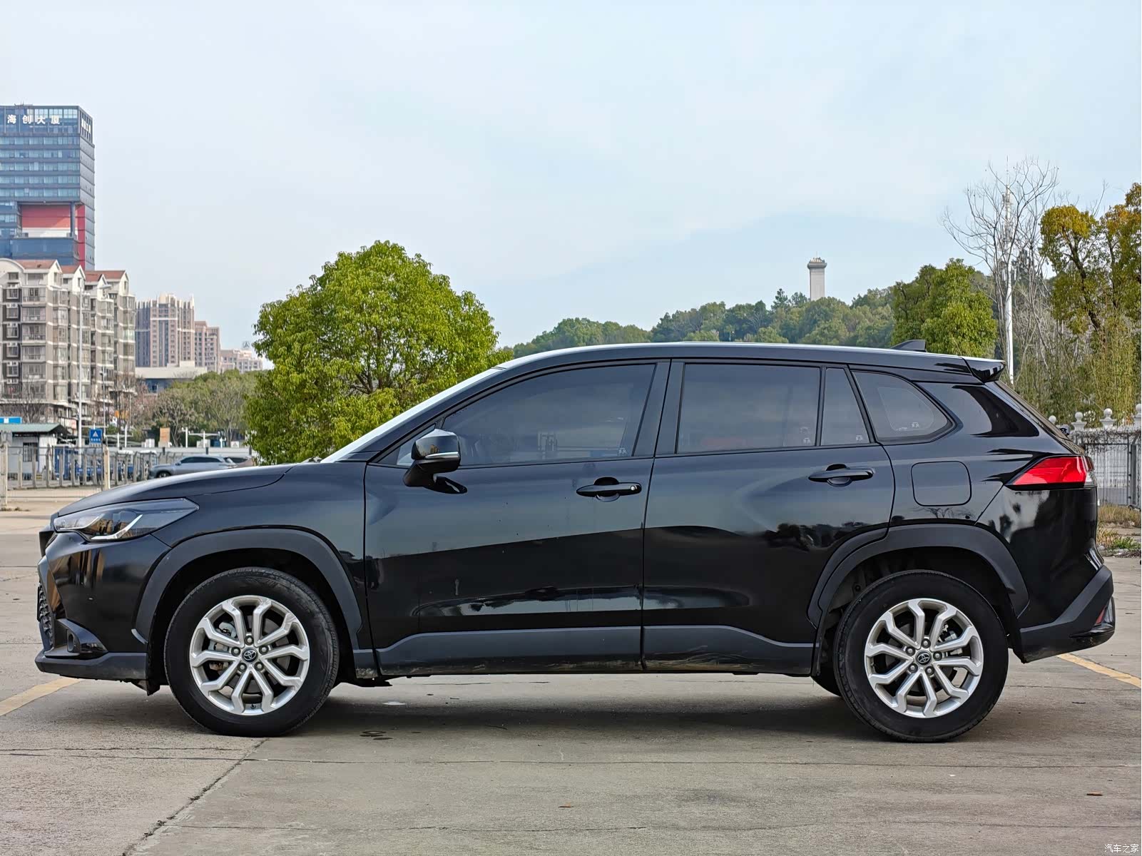 Toyota Frontlander, 2023 27