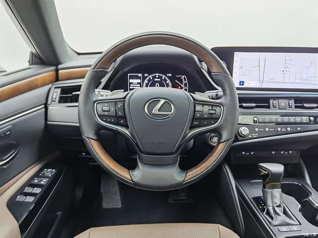 Lexus ES, 2024 11