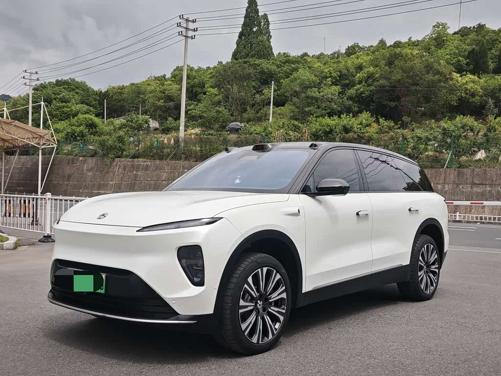 NIO ES8