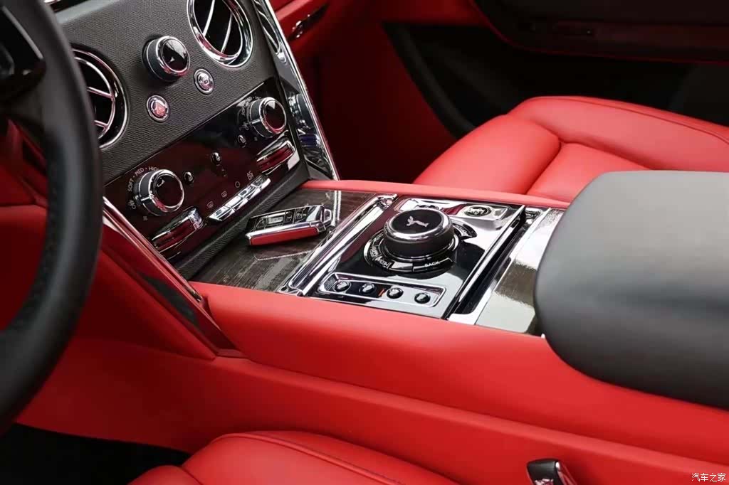 Rolls-Royce Cullinan, 2021 4