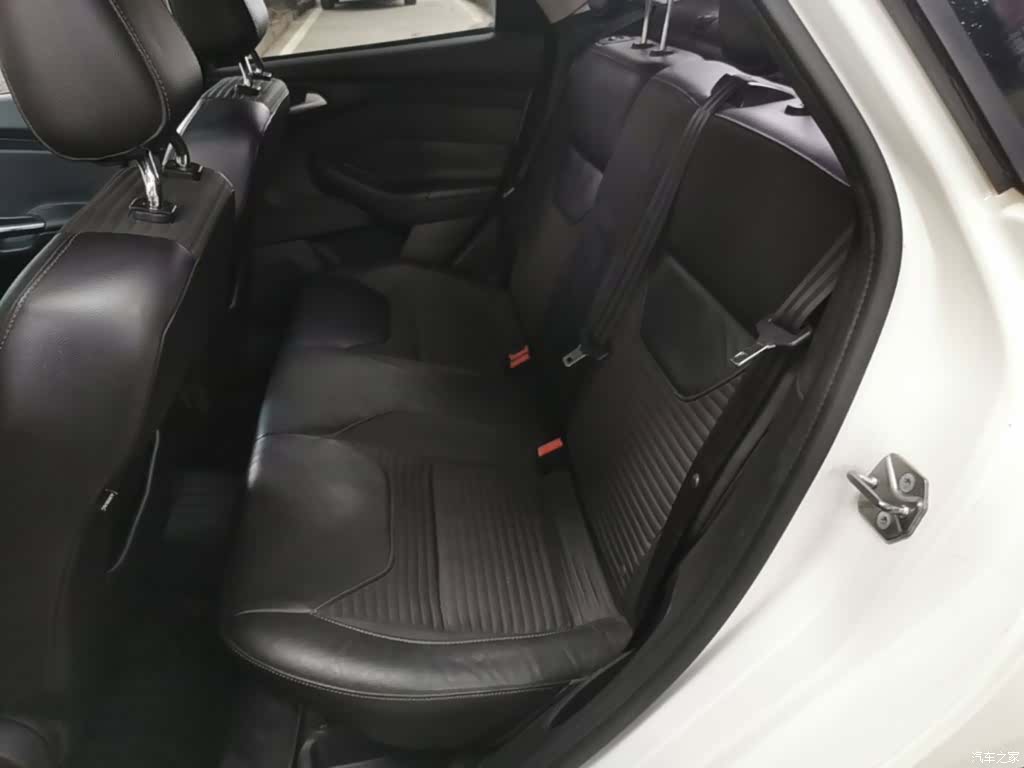 Ford Focus, 2015 17