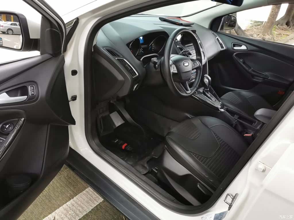Ford Focus, 2015 16