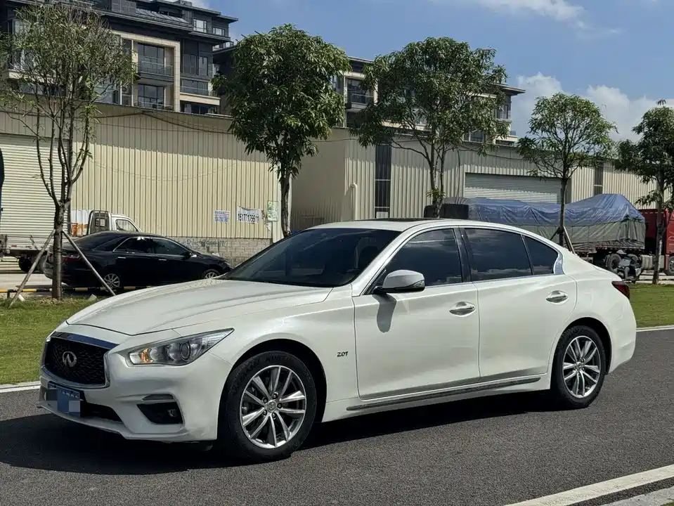 Infiniti Q50L