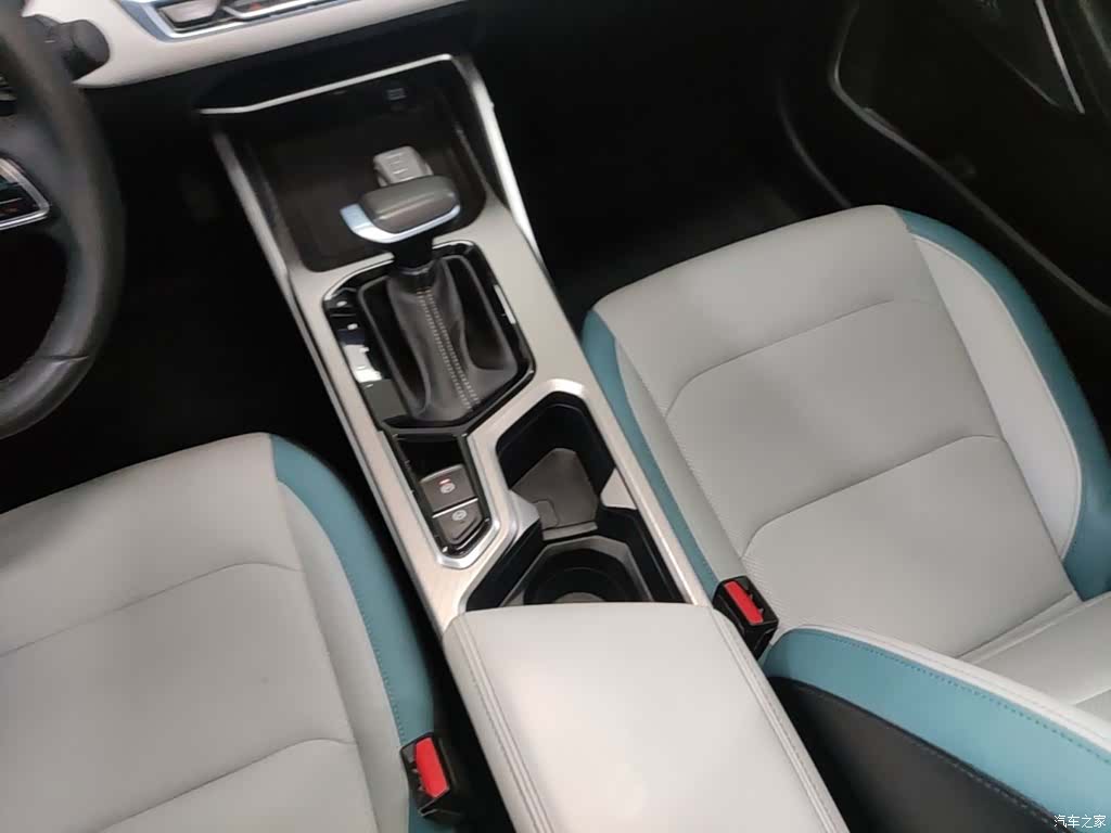 Geely Emgrand, 2023 14