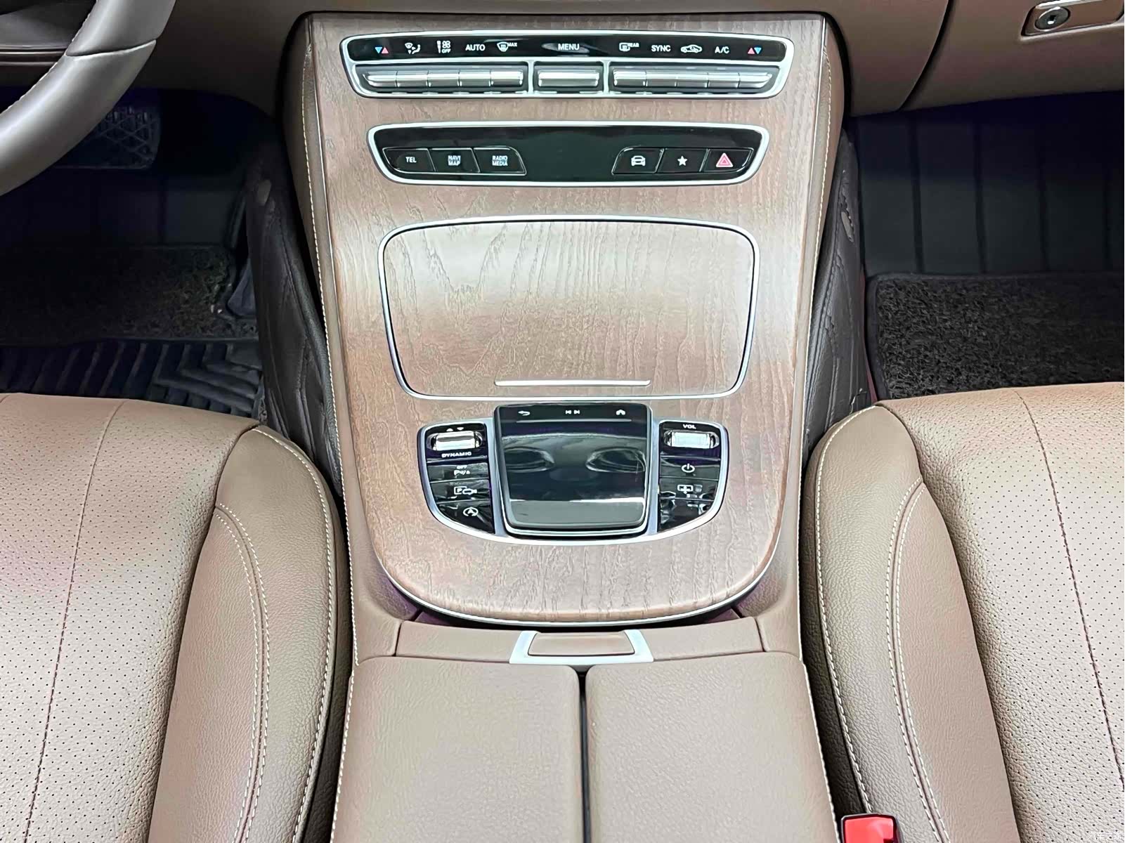 Mercedes-Benz E-Class, 2023 23