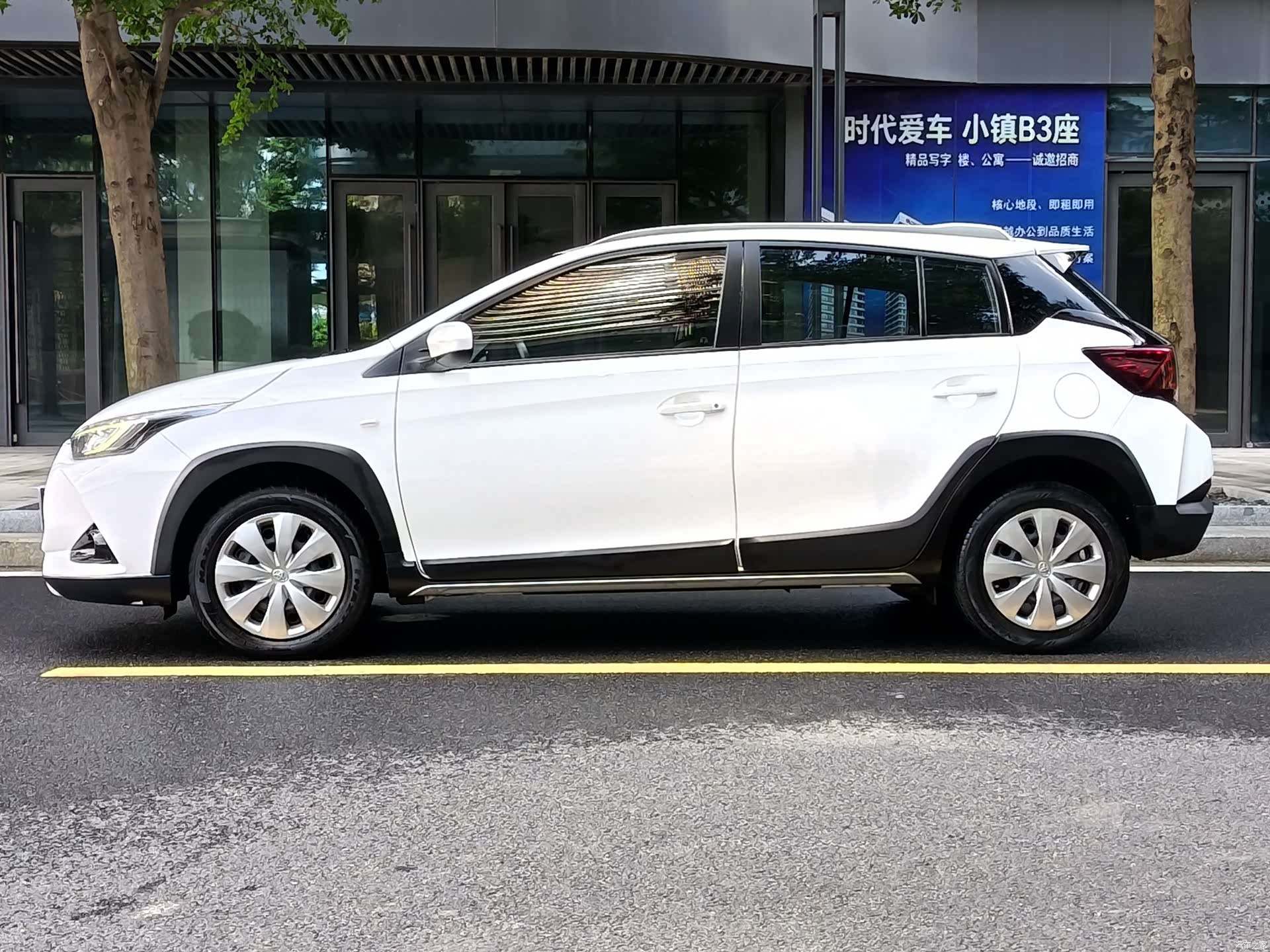 Toyota YARiS L, 2019 16