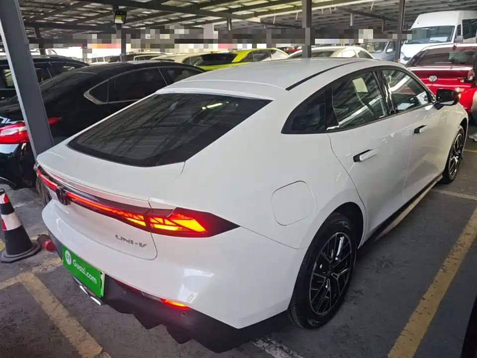 Changan UNI-V Smart iDD