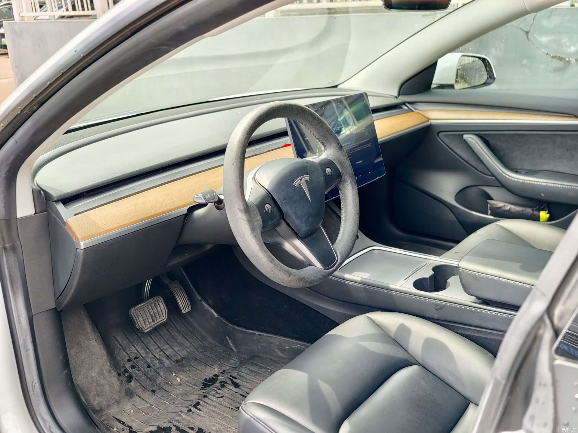 Tesla Model 3, 2021 13