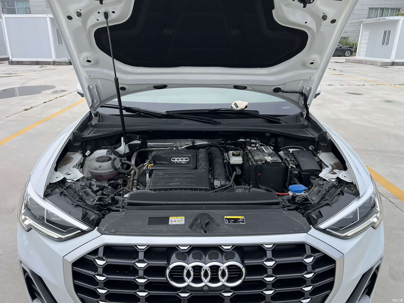 Audi Q3, 2023 16
