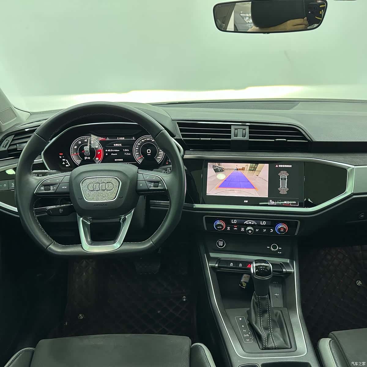 Audi Q3, 2023 10