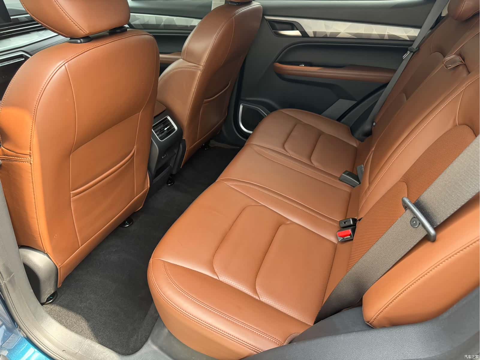 Geely X6, 2022 11
