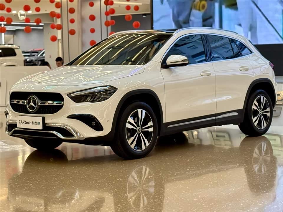 Mercedes-Benz GLA Mercedes-Benz GLA