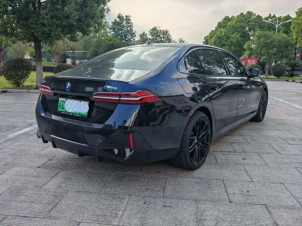 BMW i5