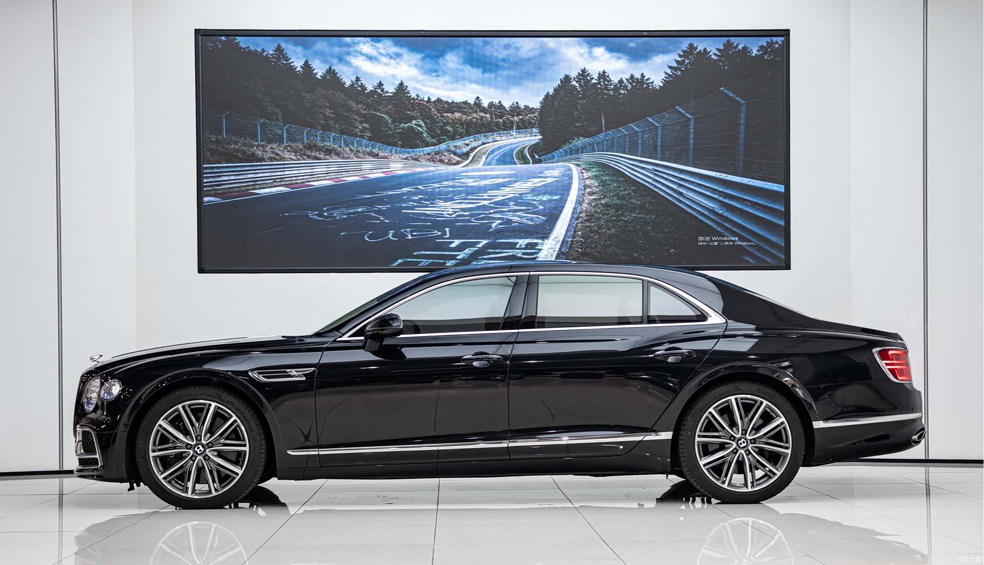 Bentley Flying Spur, 2023 3