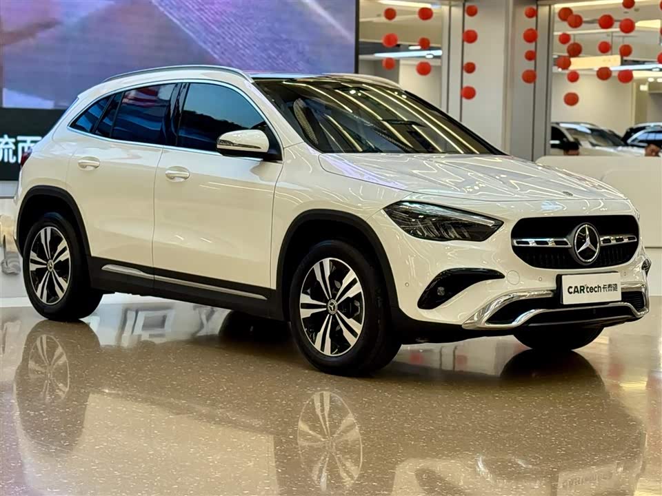 Mercedes-Benz GLA Mercedes-Benz GLA