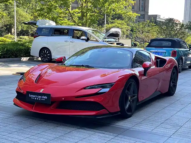 Ferrari SF90 2022 — купить из Китая под заказ
