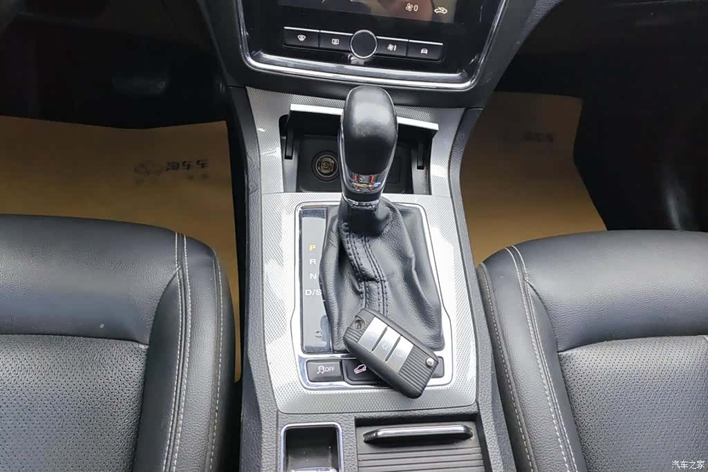 Roewe RX5, 2021 16