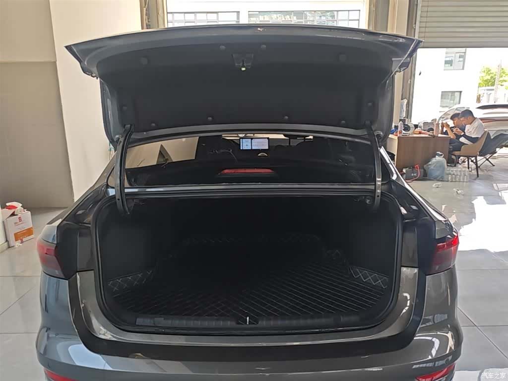 Geely Emgrand, 2025 19
